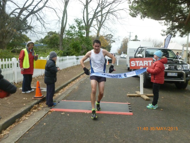 Andrew Howell prevails in Evandale 8km