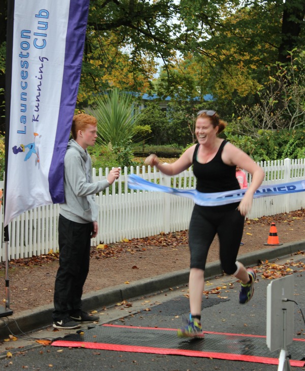 Fiona gets breakthrough win in Evandale 8km