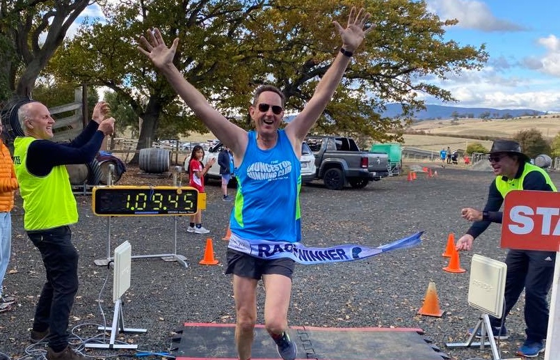 Scott Greaves breaks through to win on the hills in Whitehills!