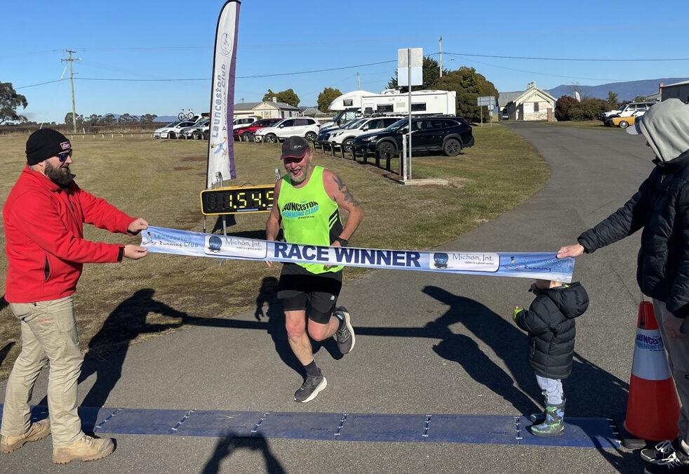 Tim Gunton Triumphs in Chilly Bishopsbourne 15.3k Race